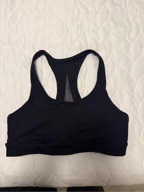 Lululemon sports bra size 6